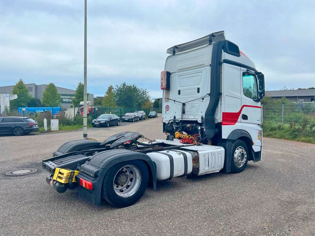 Mercedes-Benz 1842 4X2 mit Höhenverstellbarer Sattelkuppung Mercedes-Benz 1842 4X2 mit Höhenverstellbarer Sattelkuppung - Trækker: billede 2 Mercedes-Benz 1842 4X2 mit Höhenverstellbarer Sattelkuppung Mercedes-Benz 1842 4X2 mit Höhenverstellbarer Sattelkuppung - Trækker: billede 2