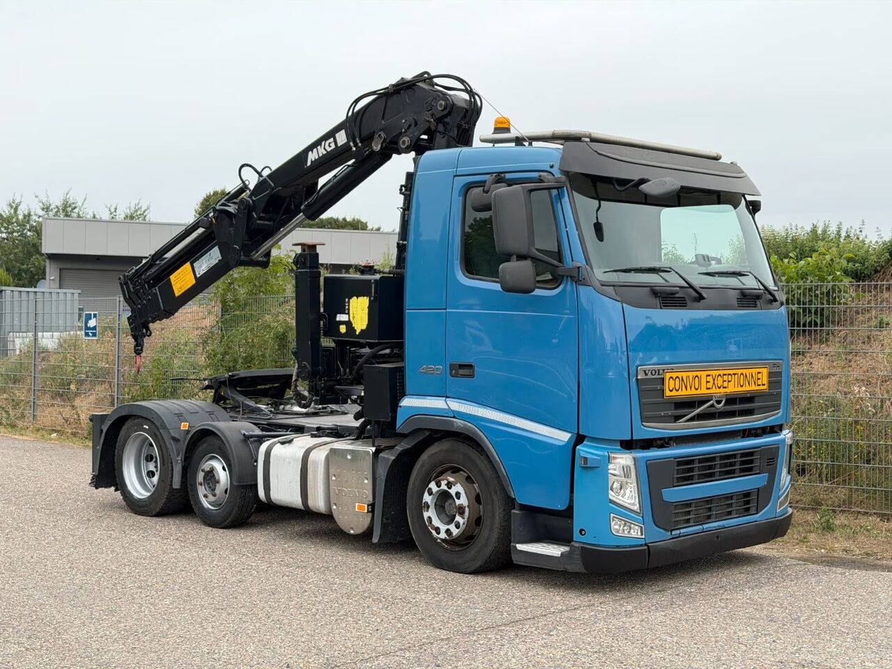 Volvo FH 420 6x2 mit Ladekran HLK 231 | 4x Ausschub - Trækker: billede 1 Volvo FH 420 6x2 mit Ladekran HLK 231 | 4x Ausschub - Trækker: billede 1