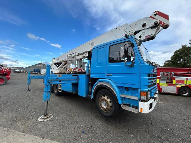 Scania P113ML - Lastbil med mandskabslift: billede 4 Scania P113ML - Lastbil med mandskabslift: billede 4