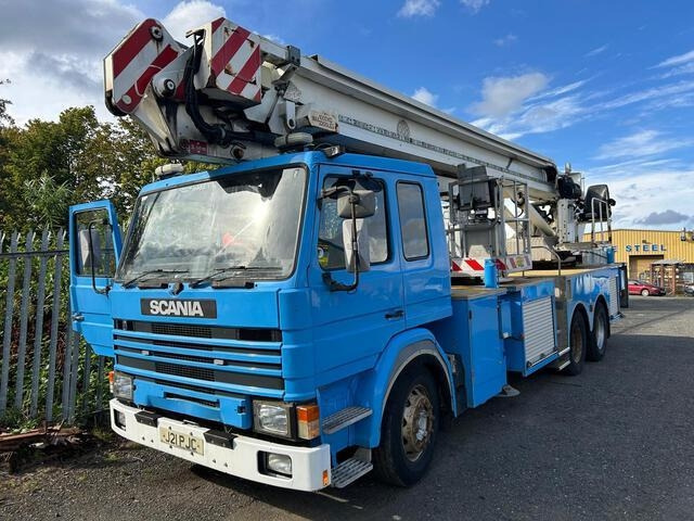 Scania P113ML - Lastbil med mandskabslift: billede 1 Scania P113ML - Lastbil med mandskabslift: billede 1
