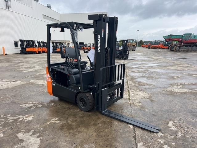 Doosan B15T-7 PLUS - El gaffeltruck: billede 4 Doosan B15T-7 PLUS - El gaffeltruck: billede 4