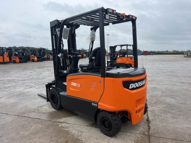 Doosan B35X-7 PLUS - El gaffeltruck: billede 2 Doosan B35X-7 PLUS - El gaffeltruck: billede 2