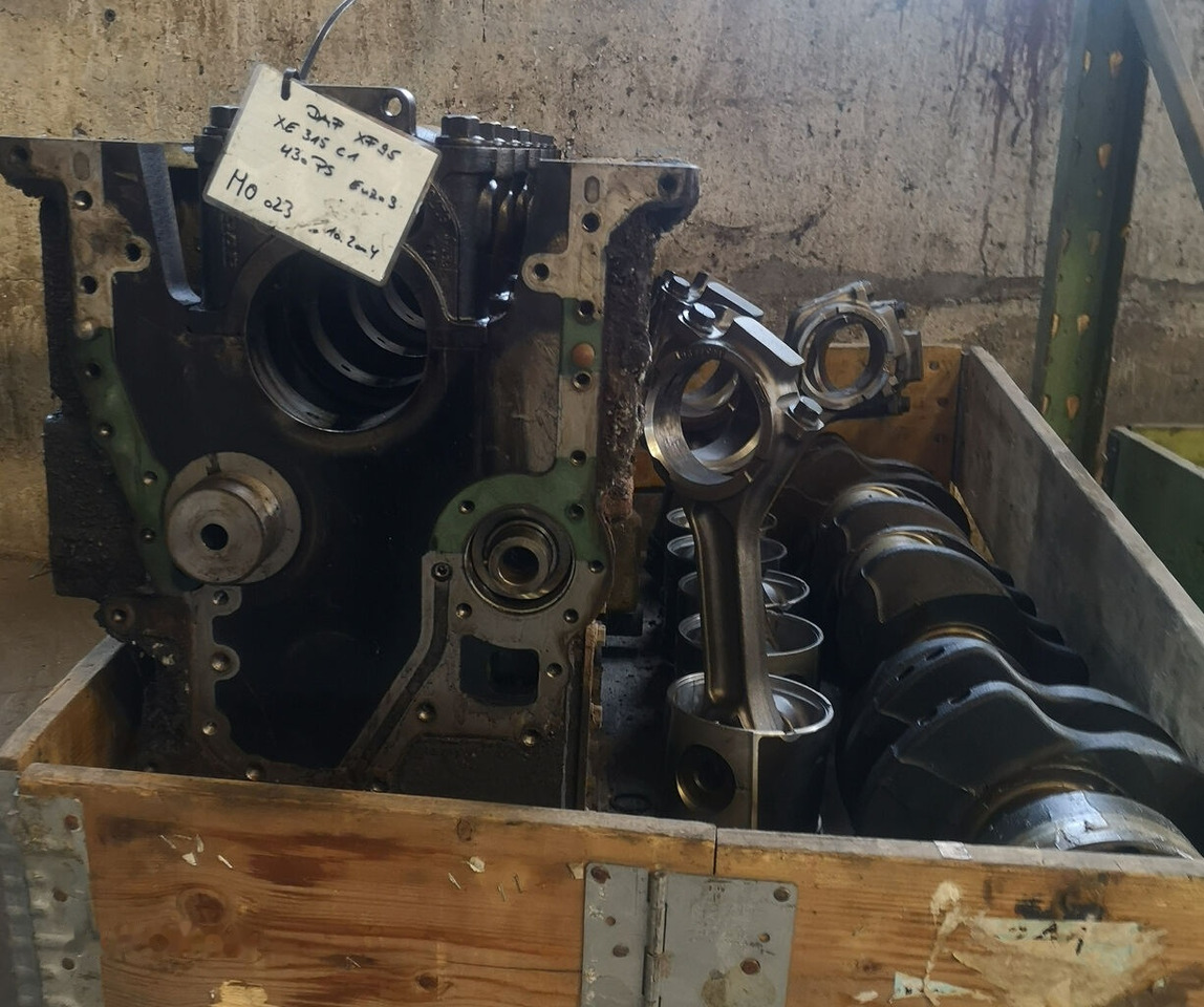 DAF Ersatztteile 0281010045 DAF XF 95 - Motor blok for Lastbil: billede 1 DAF Ersatztteile 0281010045 DAF XF 95 - Motor blok for Lastbil: billede 1