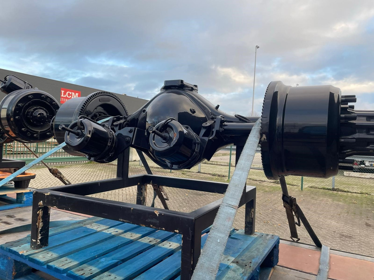 DAF vooras + achteras aandrijfas voor DAF 85/95 vrachtwagen - Aksel og reservedele for Lastbil: billede 3 DAF vooras + achteras aandrijfas voor DAF 85/95 vrachtwagen - Aksel og reservedele for Lastbil: billede 3