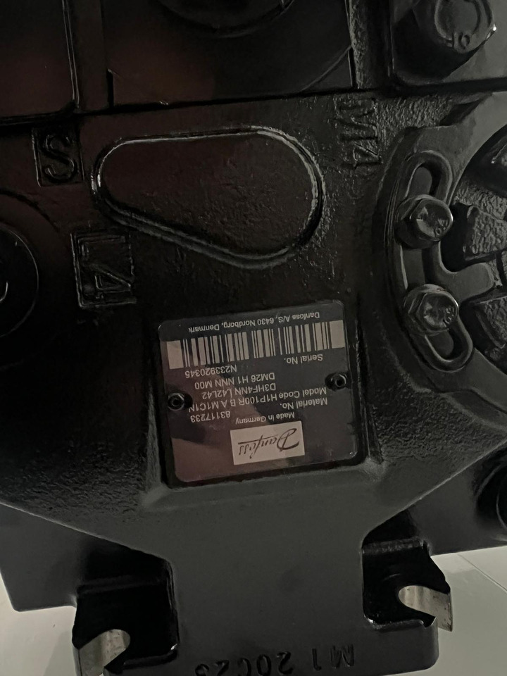 DANFOSS H1P100R B AM1C1ND3HF4NNL42L42 DM26 H1 - Hydraulikpumpe for Entreprenørmaskin: billede 2 DANFOSS H1P100R B AM1C1ND3HF4NNL42L42 DM26 H1 - Hydraulikpumpe for Entreprenørmaskin: billede 2