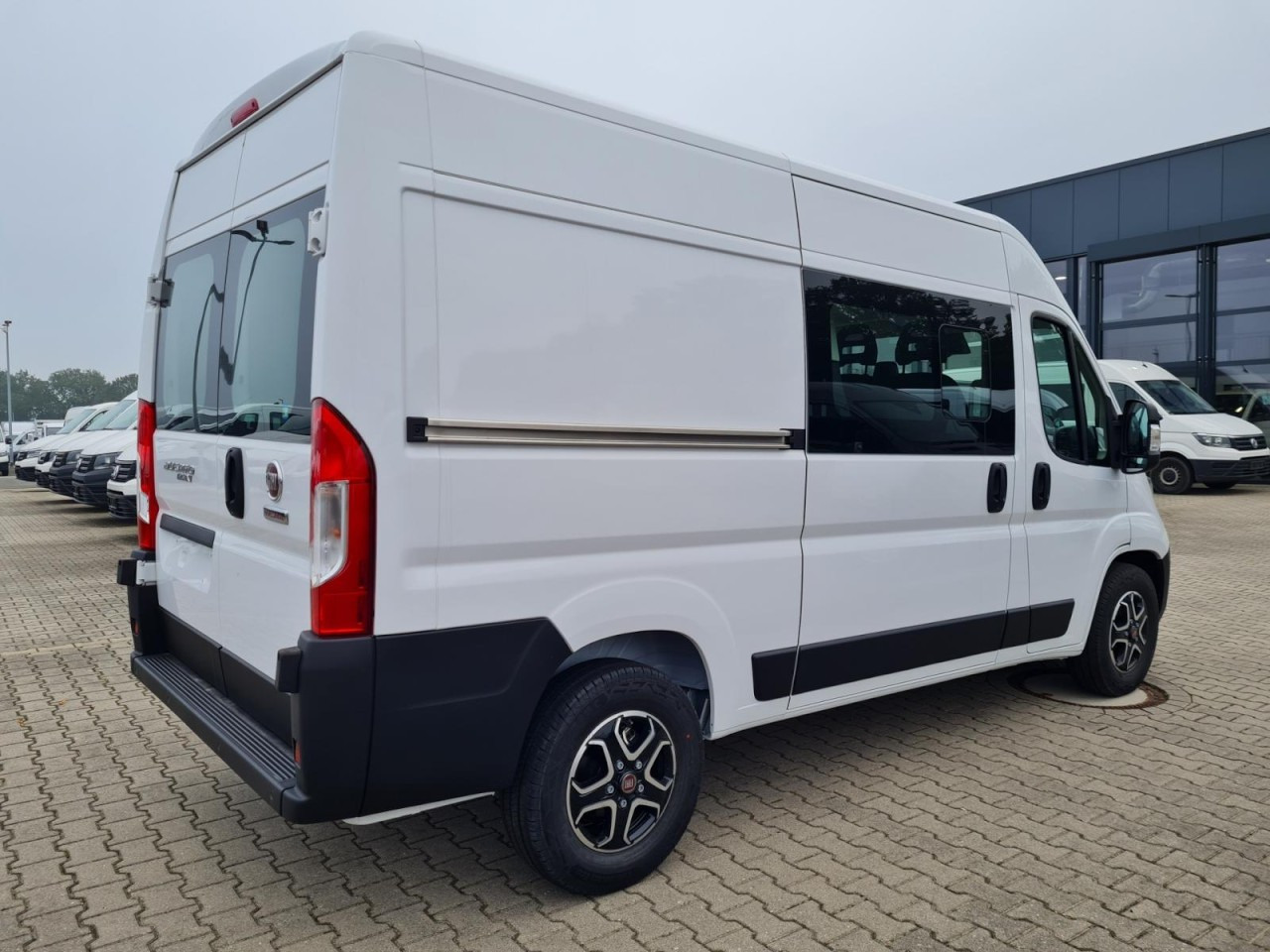 Fiat Ducato 35 Kasten Doka 7-Sitze 2x Schiebetür Maxi L2H2 - Varevogn, Mandskabsbil: billede 5 Fiat Ducato 35 Kasten Doka 7-Sitze 2x Schiebetür Maxi L2H2 - Varevogn, Mandskabsbil: billede 5