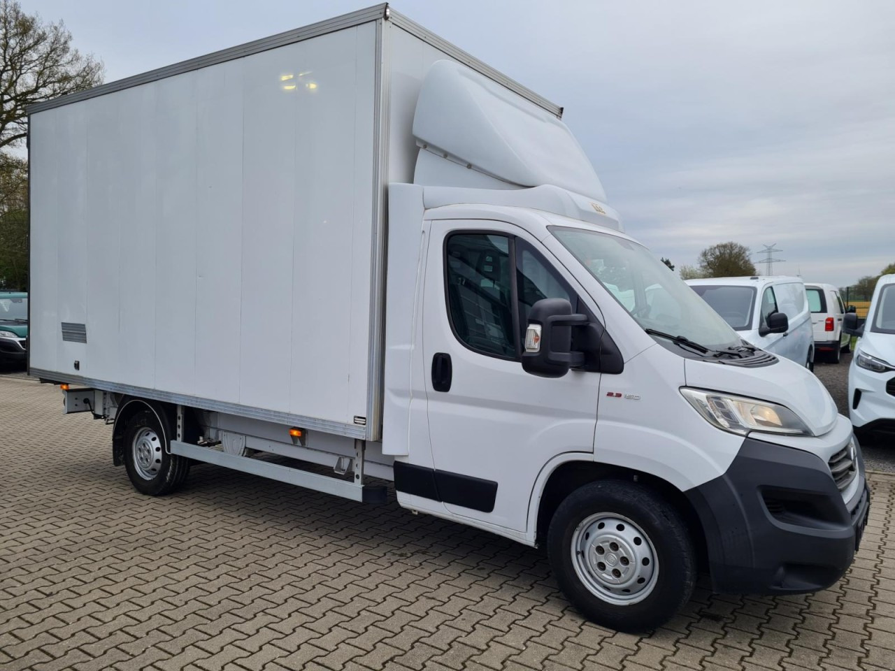 Fiat Ducato 35 Koffer 150 maxi Multijet Klima - Varebil med kasse: billede 3 Fiat Ducato 35 Koffer 150 maxi Multijet Klima - Varebil med kasse: billede 3