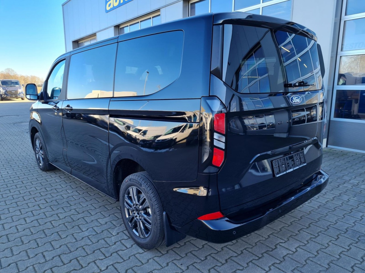 Ford Tourneo Custom 320 L1 AG Titanium X AHK LED NAVI 2X SCHIEBE - Mandskabsbil: billede 4 Ford Tourneo Custom 320 L1 AG Titanium X AHK LED NAVI 2X SCHIEBE - Mandskabsbil: billede 4