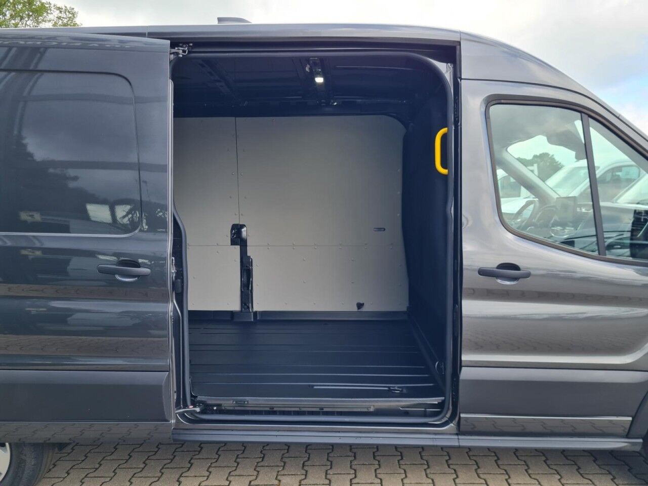 Ford Transit 350 Kasten L3H2 Trend KAMERA TEMPO VERKLEID - Varevogn: billede 5 Ford Transit 350 Kasten L3H2 Trend KAMERA TEMPO VERKLEID - Varevogn: billede 5