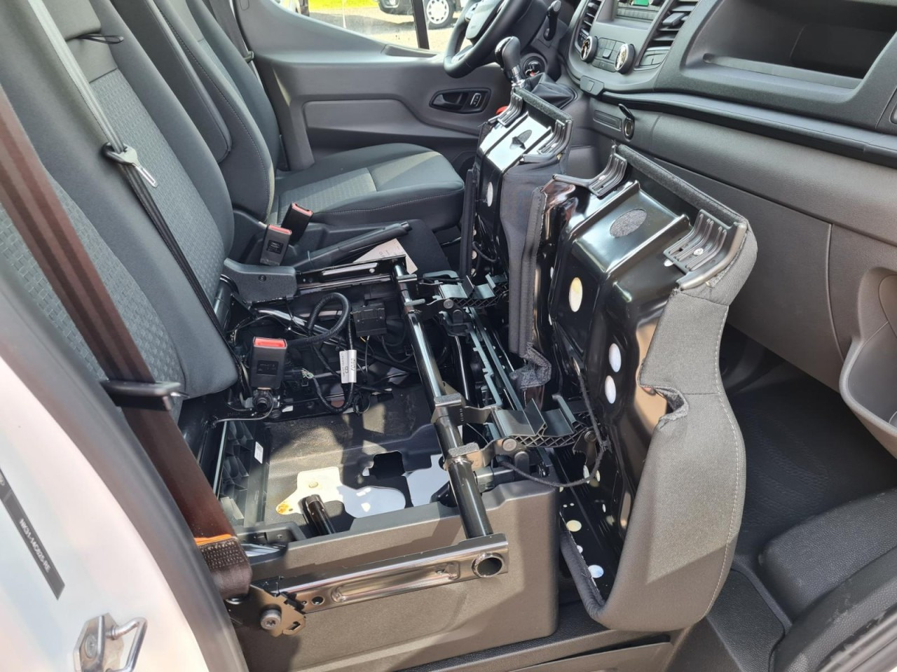 Varevogn, Mandskabsbil Ford Transit 350 Kasten L4H3 Doka Trend Mixto RWD: billede 16