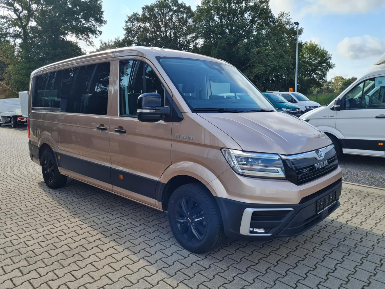 MAN TGE 3.180 TDi Kombi 9 Sitze ALU KAMERA LED LEDER Sonderumbau - Minibus, Persontransport: billede 3 MAN TGE 3.180 TDi Kombi 9 Sitze ALU KAMERA LED LEDER Sonderumbau - Minibus, Persontransport: billede 3