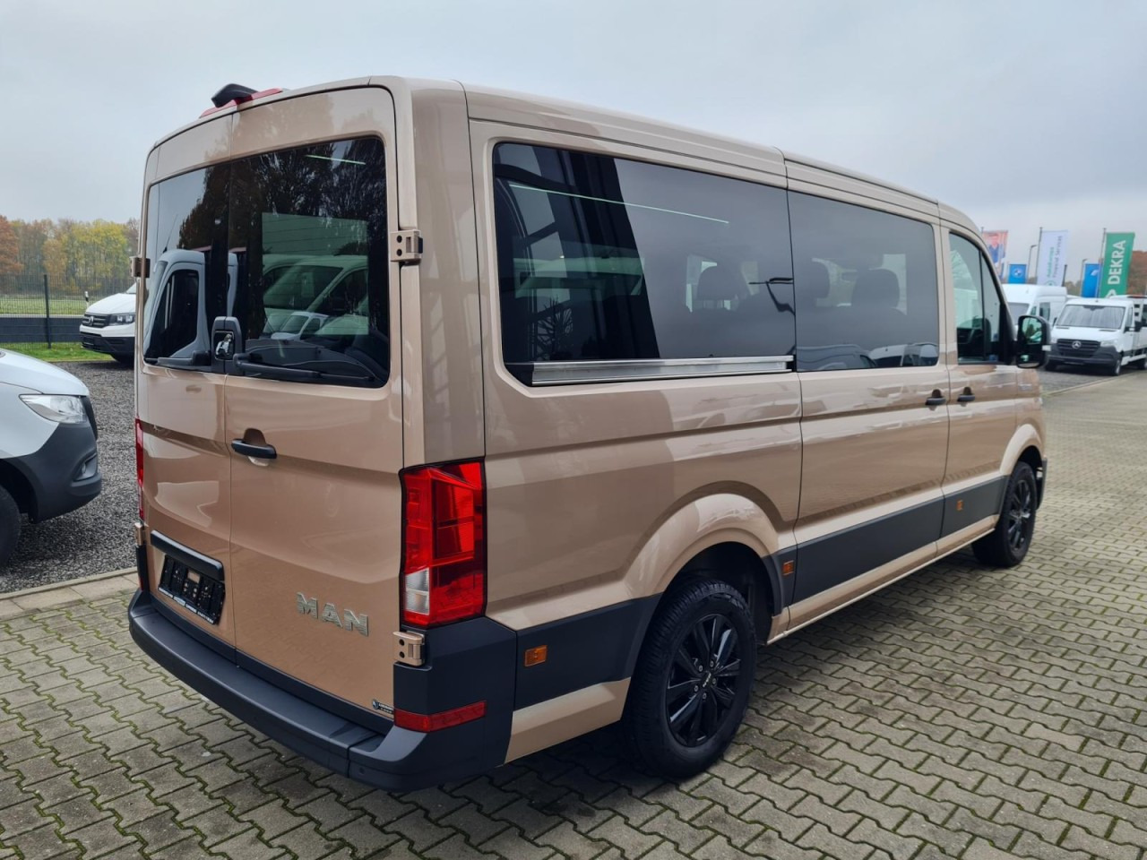 Man TGE 3.180 TDi Kombi 9 Sitze ALU KAMERA LED LEDER Sonderumbau - Minibus, Persontransport: billede 4 Man TGE 3.180 TDi Kombi 9 Sitze ALU KAMERA LED LEDER Sonderumbau - Minibus, Persontransport: billede 4