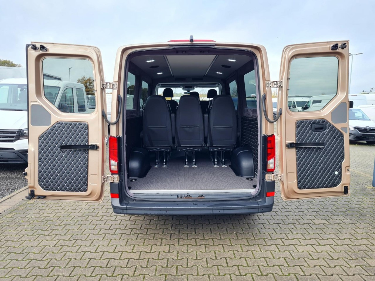 Man TGE 3.180 TDi Kombi 9 Sitze ALU KAMERA LED LEDER Sonderumbau - Minibus, Persontransport: billede 5 Man TGE 3.180 TDi Kombi 9 Sitze ALU KAMERA LED LEDER Sonderumbau - Minibus, Persontransport: billede 5