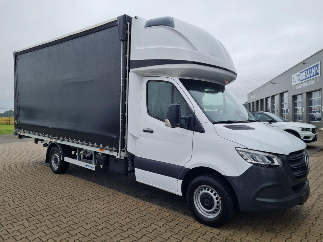 Mercedes-Benz Sprinter 317 AG Pritsche Schiebe Plane Schlafkab - Varebil med presenning: billede 3 Mercedes-Benz Sprinter 317 AG Pritsche Schiebe Plane Schlafkab - Varebil med presenning: billede 3