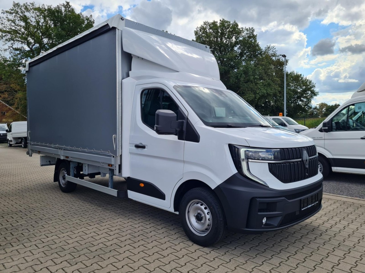 Renault Master 35 Pritsche Schiebe Plane KLIMA TEMPOMAT - Varebil med presenning: billede 4 Renault Master 35 Pritsche Schiebe Plane KLIMA TEMPOMAT - Varebil med presenning: billede 4