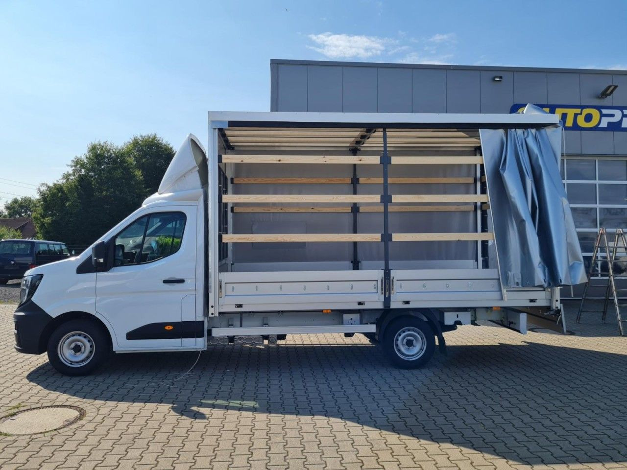 Renault Master 35 Pritsche Schiebe Plane dCi 170 - Varebil med presenning: billede 2 Renault Master 35 Pritsche Schiebe Plane dCi 170 - Varebil med presenning: billede 2