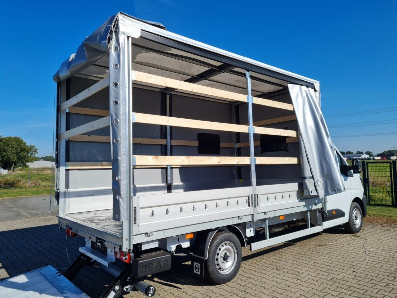 Renault Master Pritsche Schiebe Plane LBW Luftfederung - Varebil med presenning: billede 4 Renault Master Pritsche Schiebe Plane LBW Luftfederung - Varebil med presenning: billede 4