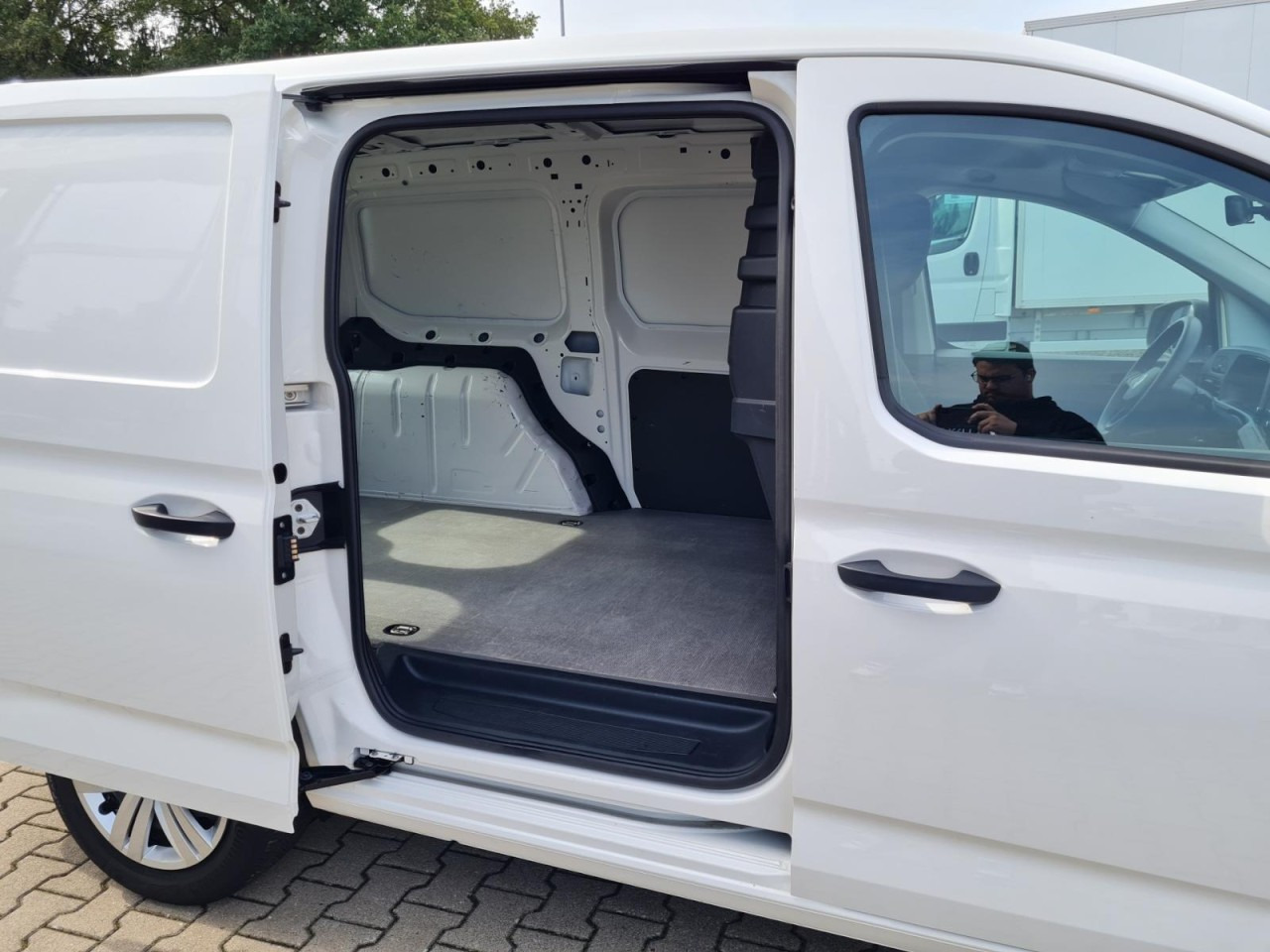 Volkswagen Caddy Cargo Kasten Maxi AHK KLIMA KAMERA PDC FLÜGEL - Små varebil: billede 4 Volkswagen Caddy Cargo Kasten Maxi AHK KLIMA KAMERA PDC FLÜGEL - Små varebil: billede 4