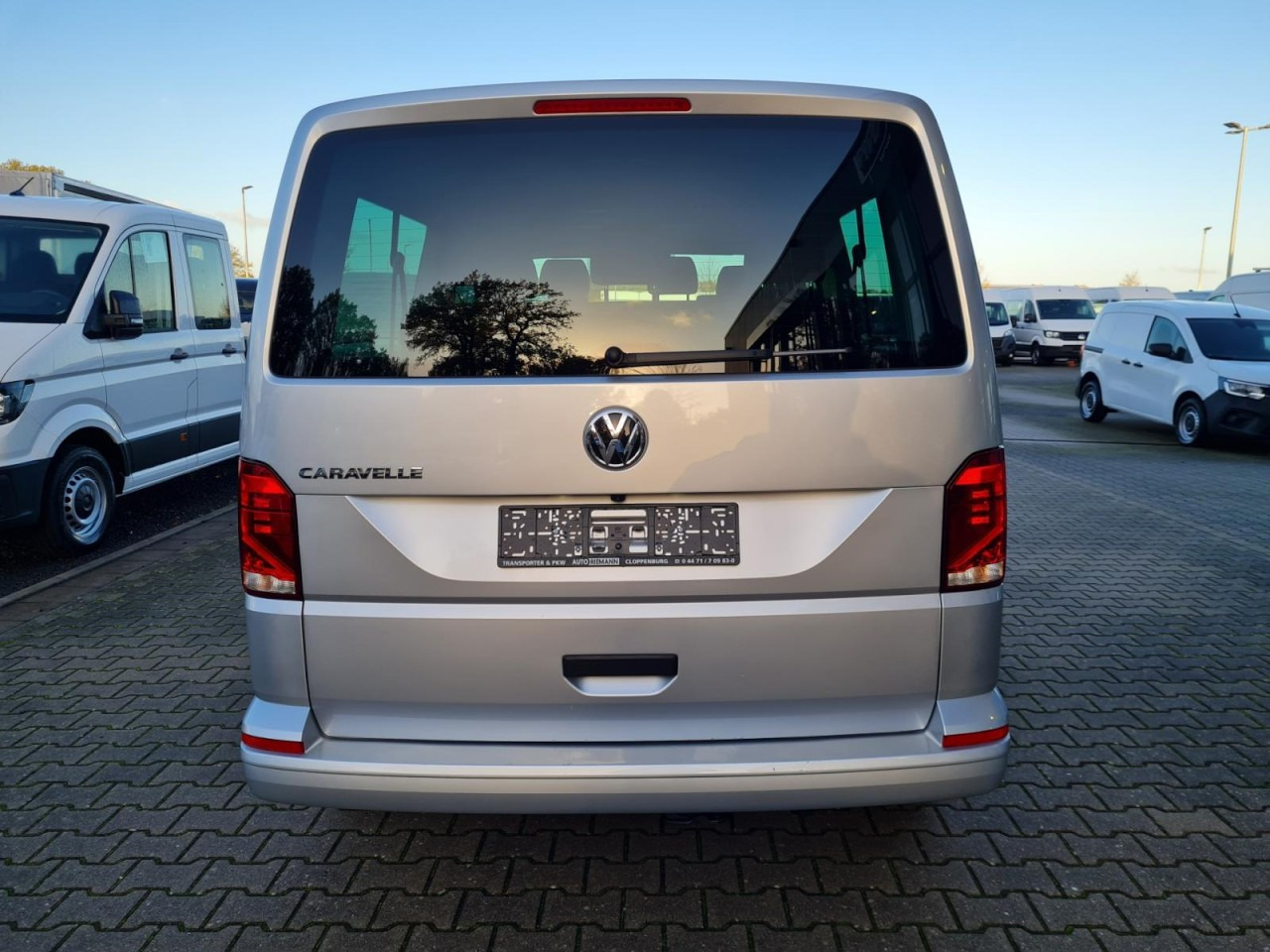 Minibus, Persontransport Volkswagen T6.1 Caravelle TDI lang 9 Sitzer 2 Schiebetüren Trendl.: billede 7