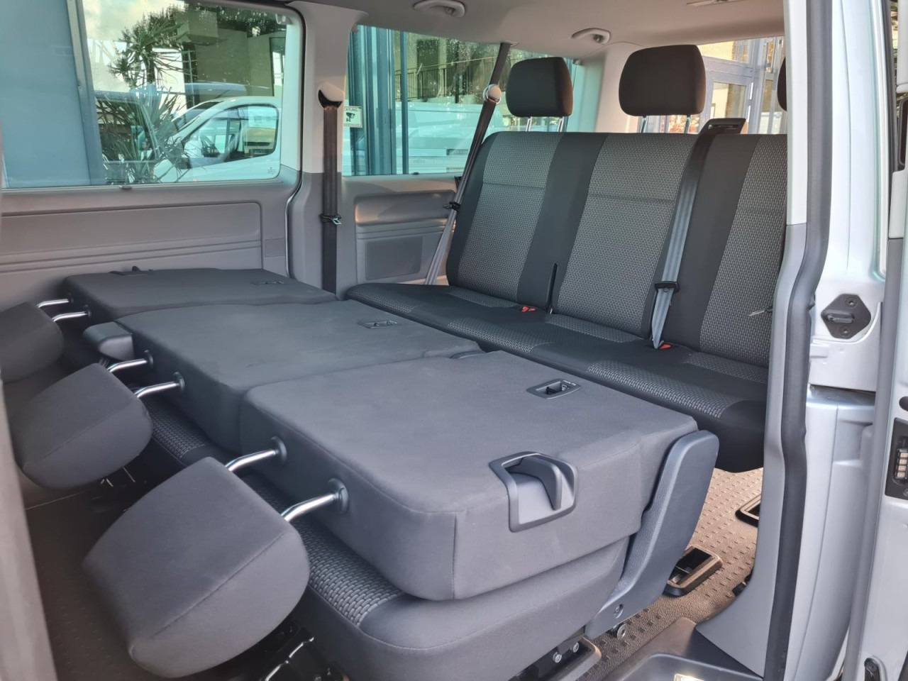 Minibus, Persontransport Volkswagen T6.1 Caravelle TDI lang 9 Sitzer 2 Schiebetüren Trendl.: billede 19