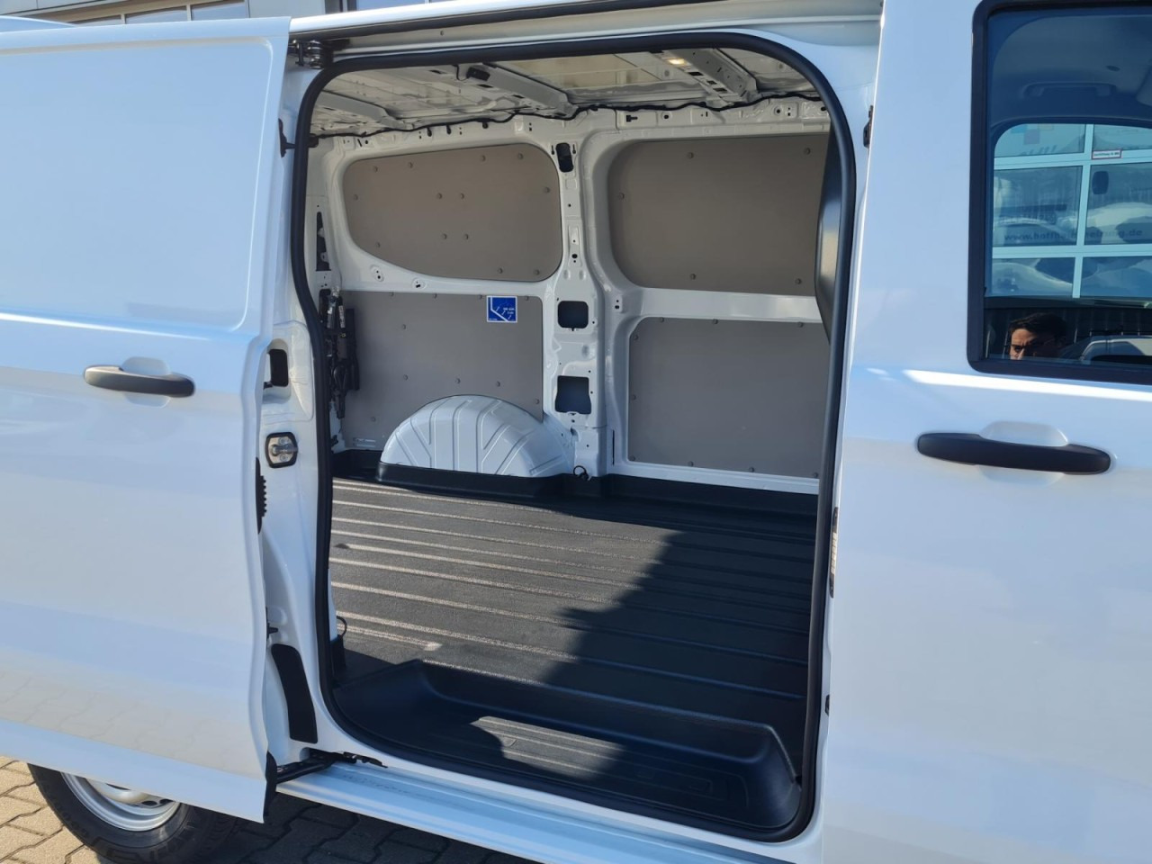 Volkswagen T7 Transporter Kasten TDi L1 Heckklappe KLIMA PDC - Små varebil: billede 4 Volkswagen T7 Transporter Kasten TDi L1 Heckklappe KLIMA PDC - Små varebil: billede 4