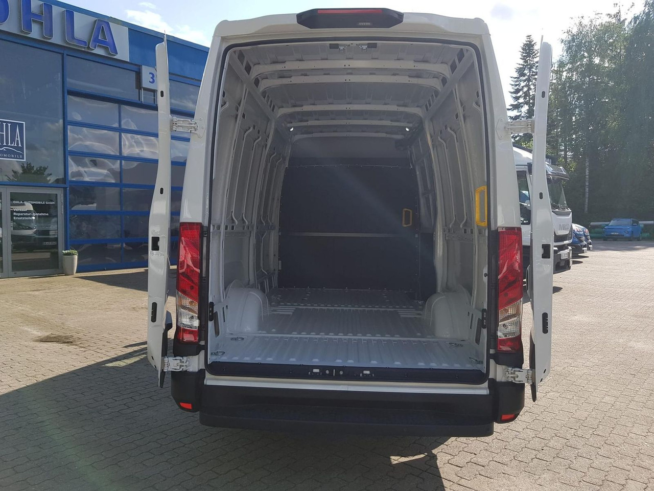 Iveco Daily 35S14A8 V Y mit Rückfahrkamera und Radi... - Varevogn: billede 5 Iveco Daily 35S14A8 V Y mit Rückfahrkamera und Radi... - Varevogn: billede 5