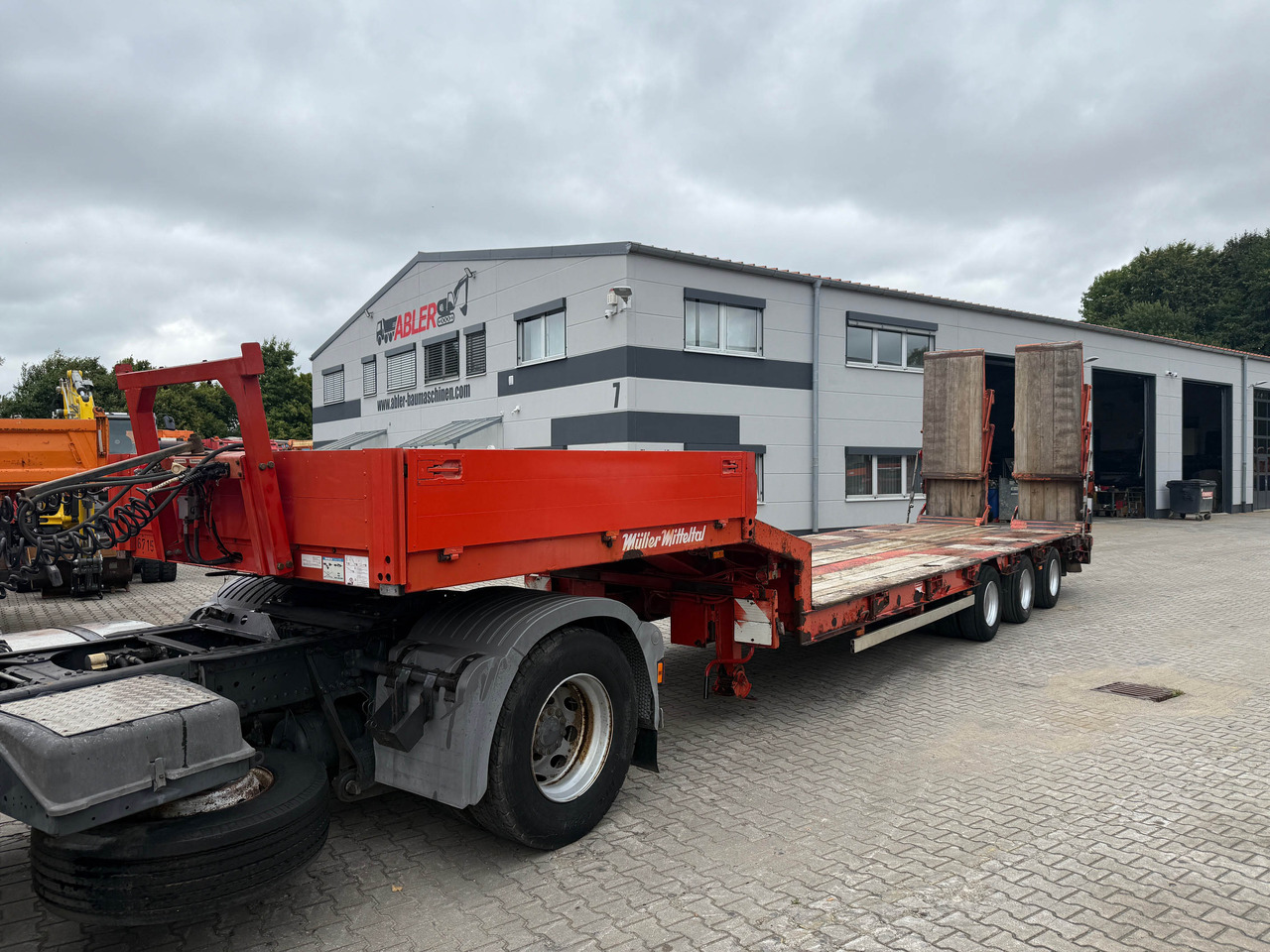 Müller Mitteltal TS3 Tieflader Auflieger mit hydr. Rampen - Nedbygget platform sættevogn: billede 2 Müller Mitteltal TS3 Tieflader Auflieger mit hydr. Rampen - Nedbygget platform sættevogn: billede 2