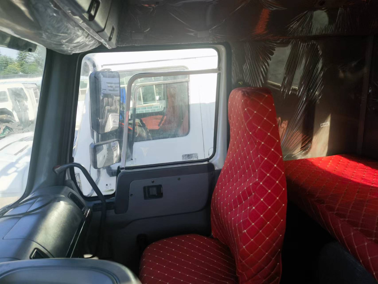 Trækker Sinotruk HOWO 371 Tractor: billede 6 Trækker Sinotruk HOWO 371 Tractor: billede 6