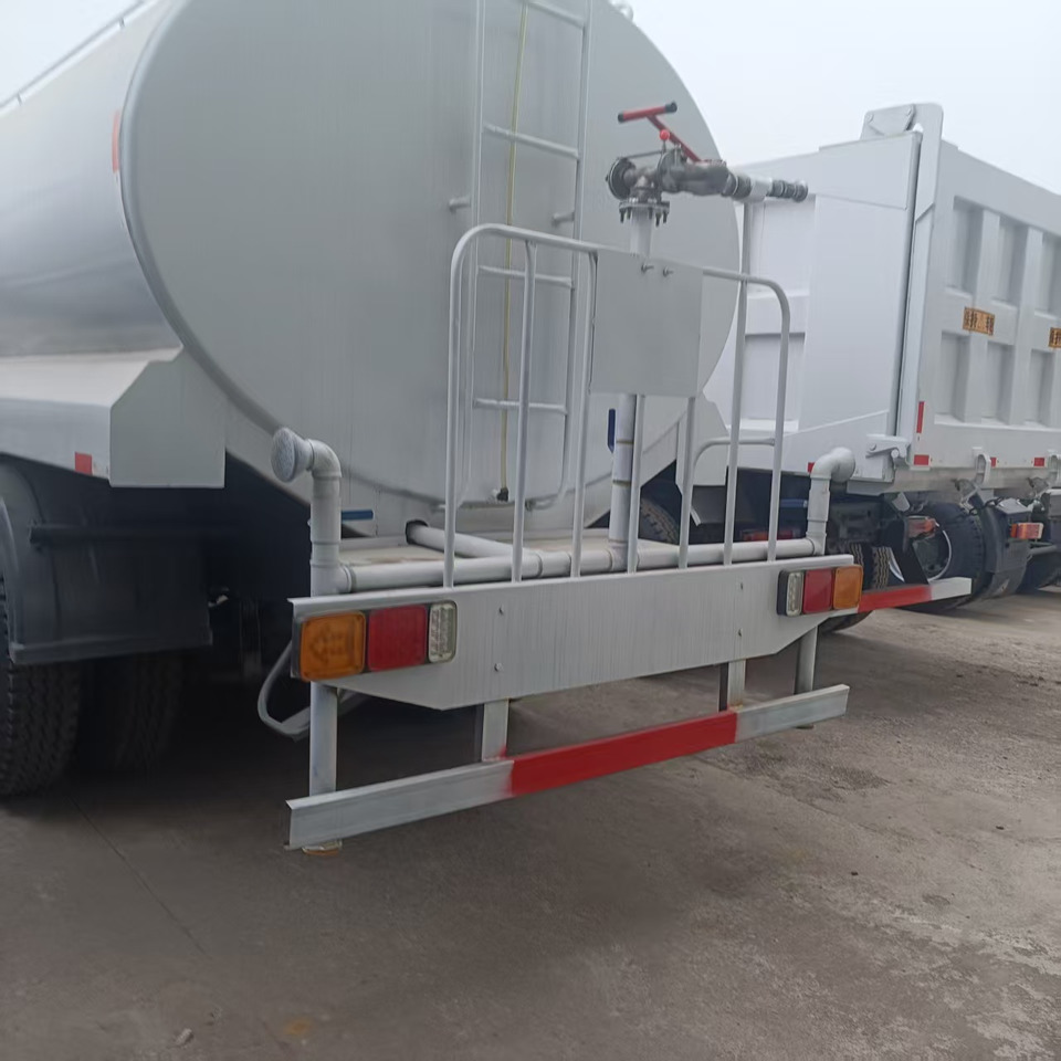 Sinotruk HOWO 375 6*4 Sprinkler - Utility/ Speciel maskine: billede 2 Sinotruk HOWO 375 6*4 Sprinkler - Utility/ Speciel maskine: billede 2