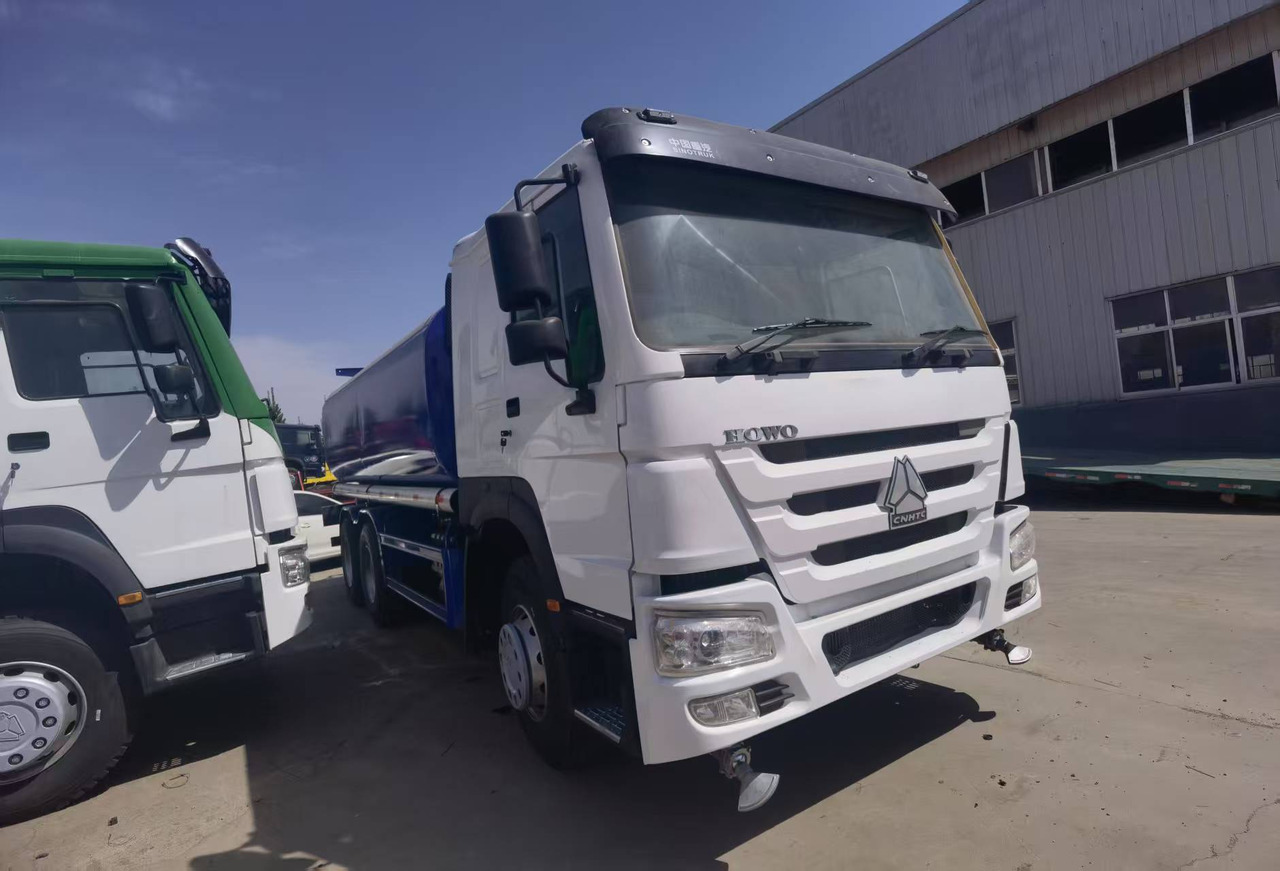 Sinotruk HOWO 6*4 Sprinkler - Utility/ Speciel maskine: billede 3 Sinotruk HOWO 6*4 Sprinkler - Utility/ Speciel maskine: billede 3