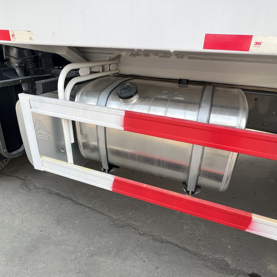 Sinotruk HOWO 6*4 sprinkler truck - Utility/ Speciel maskine: billede 5 Sinotruk HOWO 6*4 sprinkler truck - Utility/ Speciel maskine: billede 5