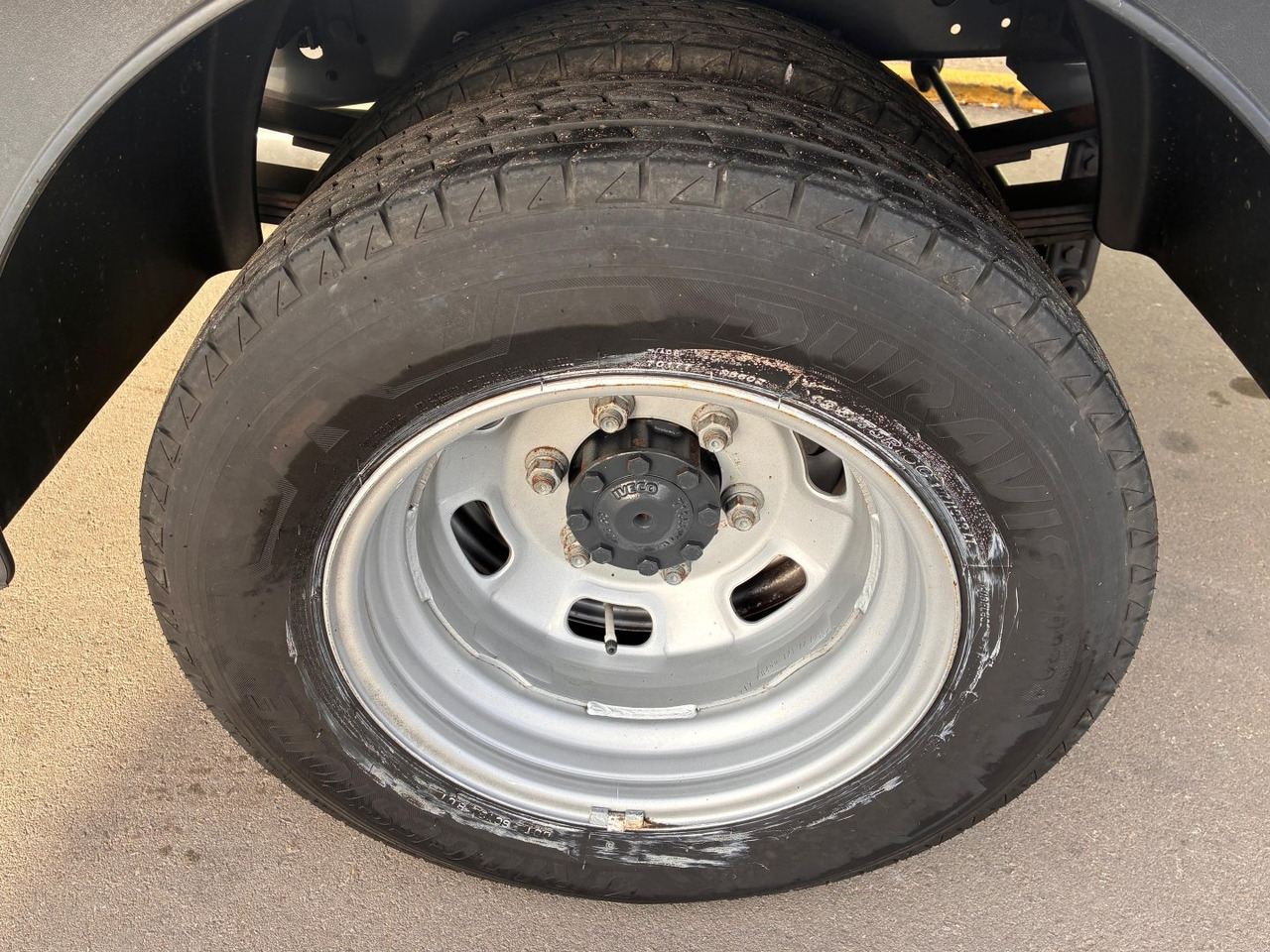 Leje en Caja cerrada IVECO 35C16 3.0 20m3 con puertas traseras Caja cerrada IVECO 35C16 3.0 20m3 con puertas traseras: billede 13 Leje en Caja cerrada IVECO 35C16 3.0 20m3 con puertas traseras Caja cerrada IVECO 35C16 3.0 20m3 con puertas traseras: billede 13