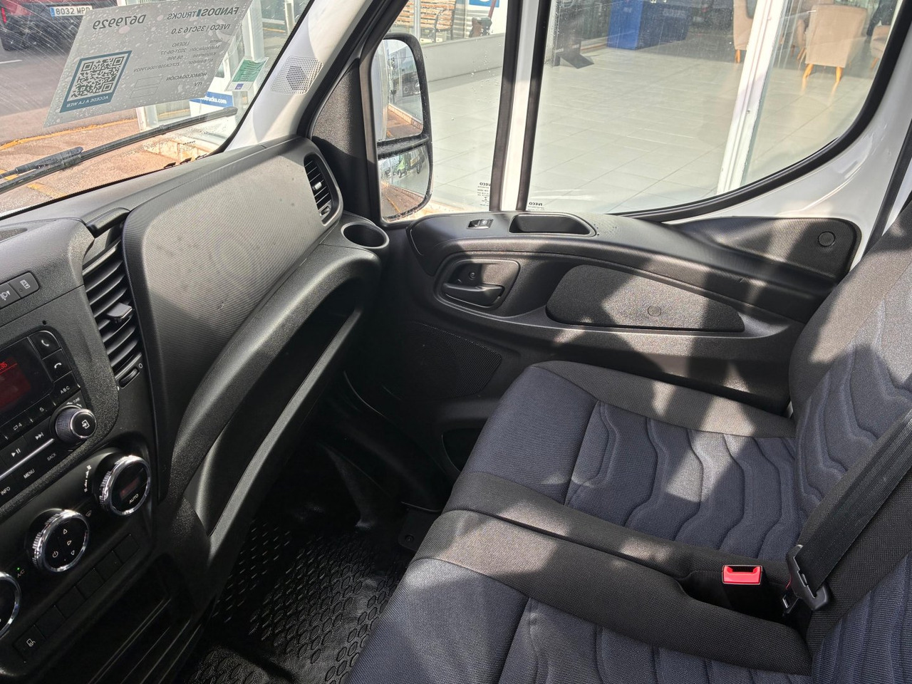 Leje en Caja cerrada IVECO 35C16 3.0 20m3 con puertas traseras Caja cerrada IVECO 35C16 3.0 20m3 con puertas traseras: billede 10 Leje en Caja cerrada IVECO 35C16 3.0 20m3 con puertas traseras Caja cerrada IVECO 35C16 3.0 20m3 con puertas traseras: billede 10