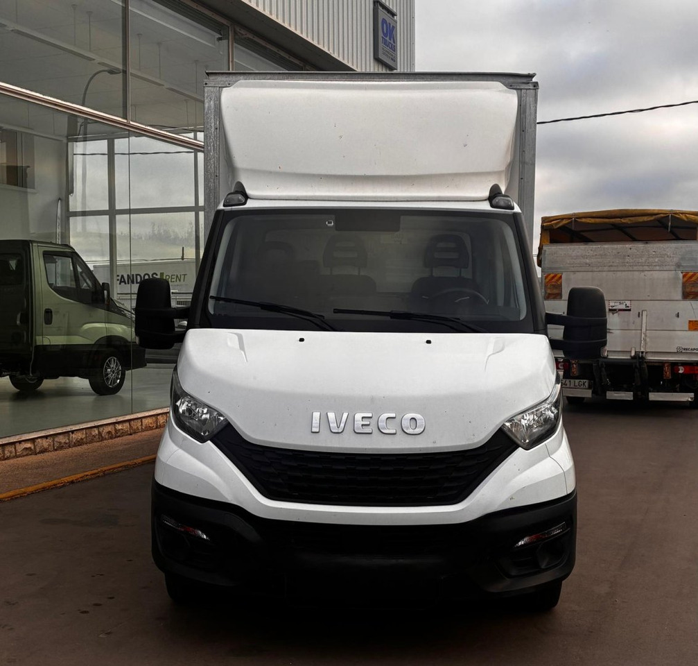 Caja cerrada con plataforma elevadora IVECO 35C16 3.0 20m3 - Varebil med kasse: billede 2 Caja cerrada con plataforma elevadora IVECO 35C16 3.0 20m3 - Varebil med kasse: billede 2