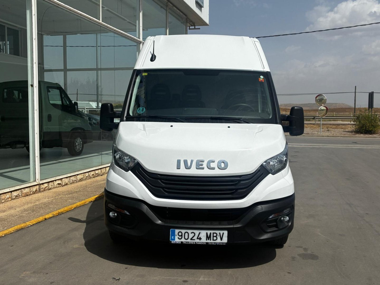 Furgón IVECO 35S14 V 12m3 - Varevogn: billede 2 Furgón IVECO 35S14 V 12m3 - Varevogn: billede 2
