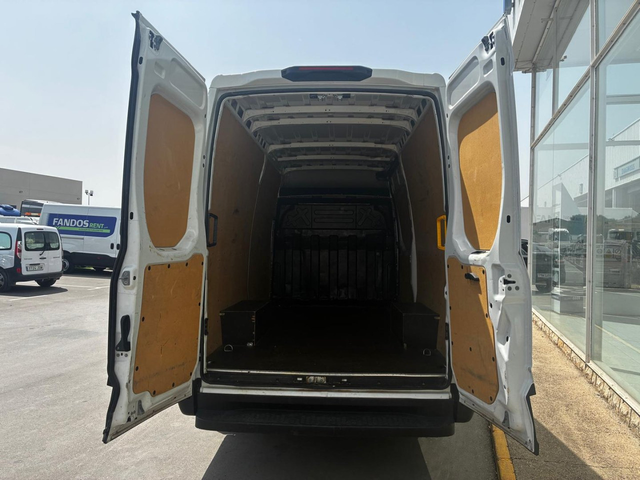 Furgón IVECO 35S14 V 12m3 - Varevogn: billede 5 Furgón IVECO 35S14 V 12m3 - Varevogn: billede 5