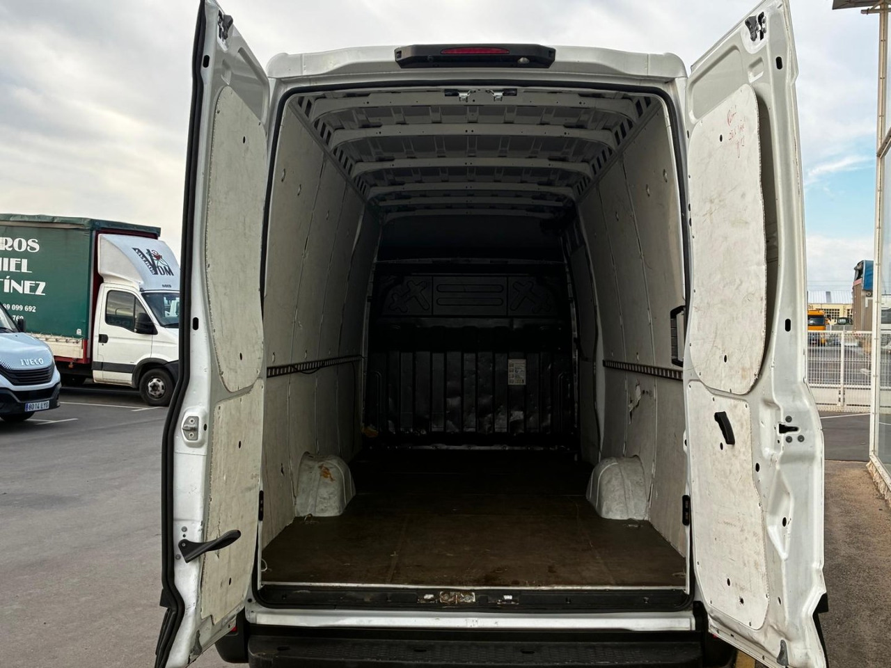 Furgón IVECO 35S14 V 16m3 - Varevogn: billede 5 Furgón IVECO 35S14 V 16m3 - Varevogn: billede 5