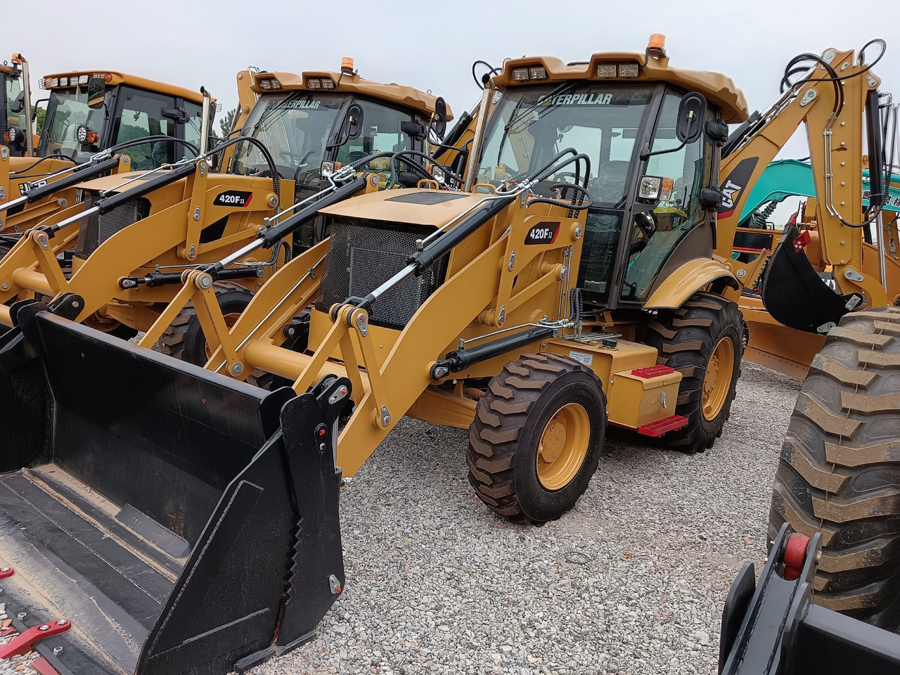 CATERPILLAR 420F2 CAT 420FⅡ - Gravelæssemaskine: billede 1 CATERPILLAR 420F2 CAT 420FⅡ - Gravelæssemaskine: billede 1