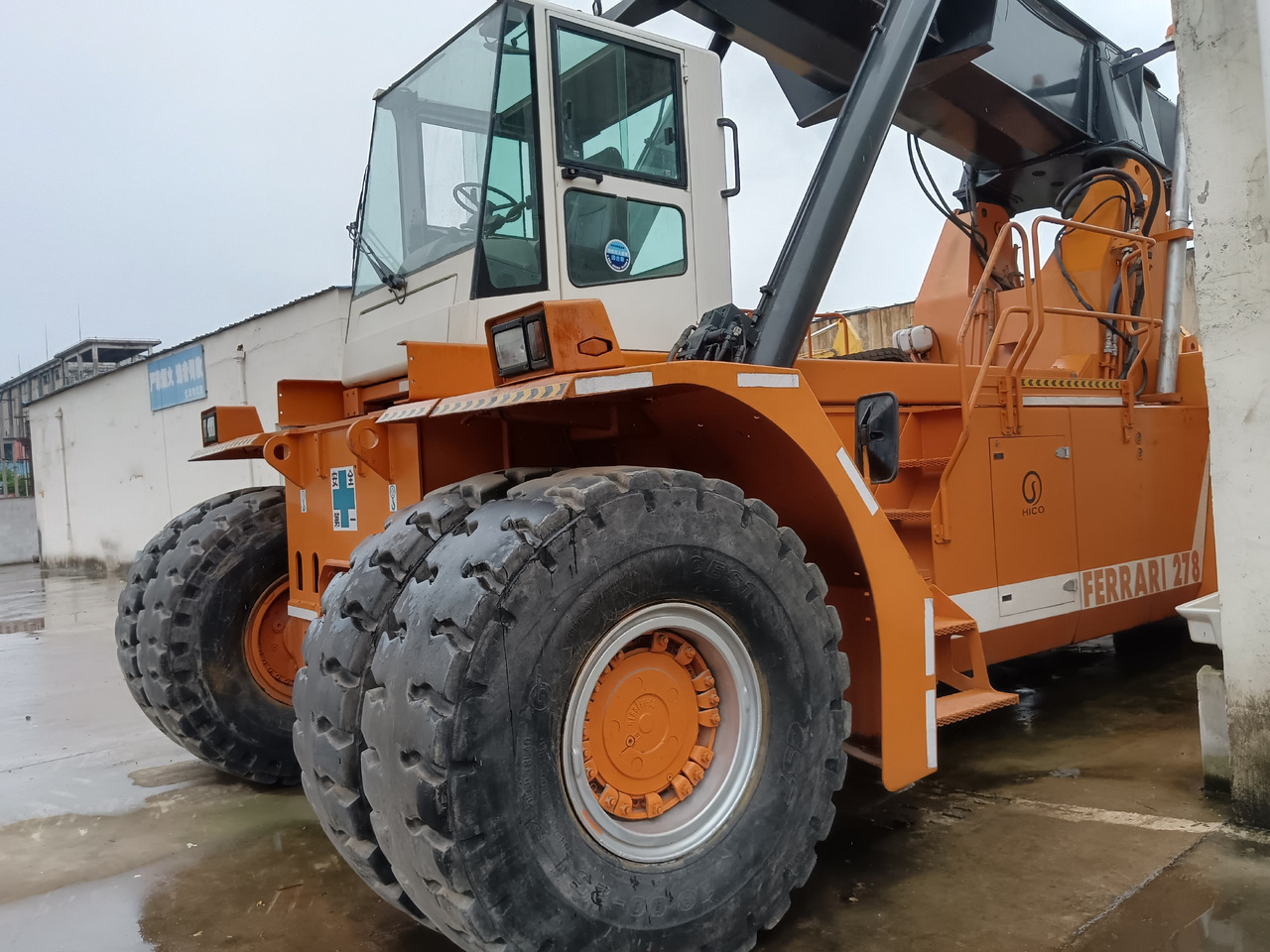 CVS FERRARRI 278 Ferrarri F278.6 - Reach stacker: billede 4 CVS FERRARRI 278 Ferrarri F278.6 - Reach stacker: billede 4