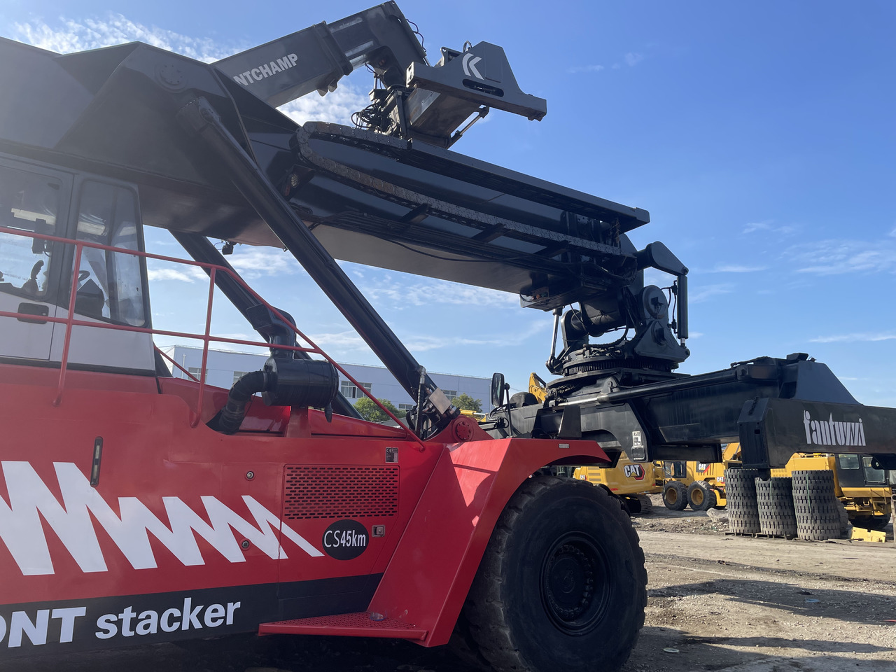 Reach stacker FANTUZZI CS45KMHD 45 TON: billede 13 Reach stacker FANTUZZI CS45KMHD 45 TON: billede 13