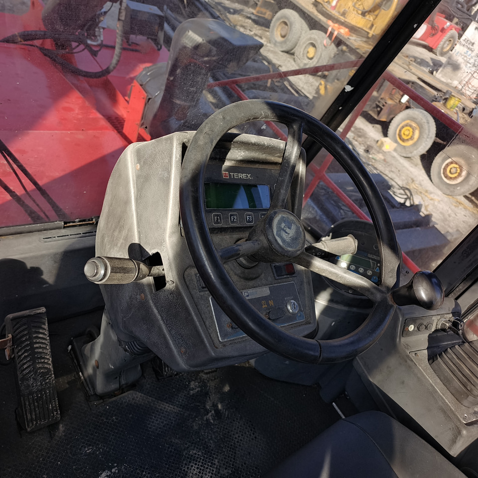 Reach stacker FANTUZZI CS45KMHD 45 TON: billede 10 Reach stacker FANTUZZI CS45KMHD 45 TON: billede 10