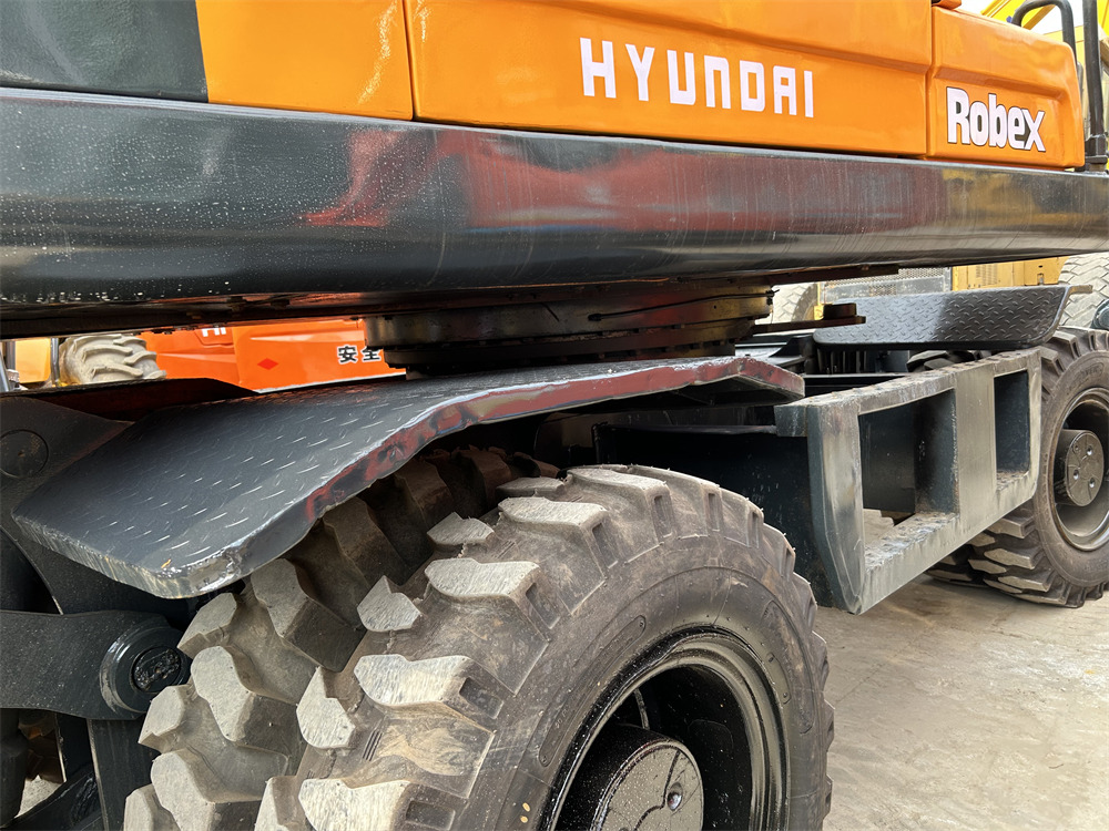 HYUNDAI 210W-9S - Hjulgravemaskine: billede 4 HYUNDAI 210W-9S - Hjulgravemaskine: billede 4