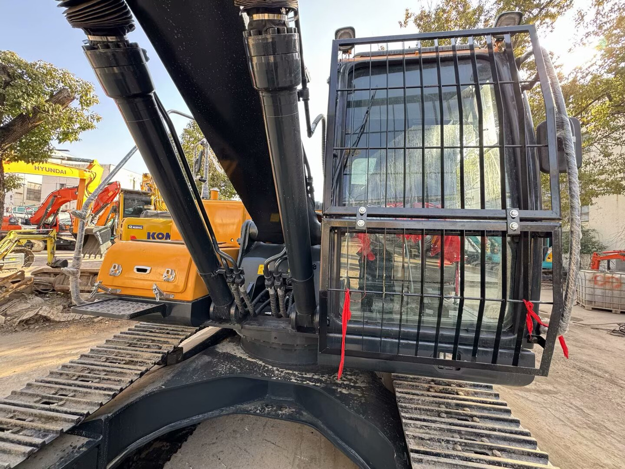 HYUNDAI 220LC-9S - Bæltegravemaskine: billede 2 HYUNDAI 220LC-9S - Bæltegravemaskine: billede 2