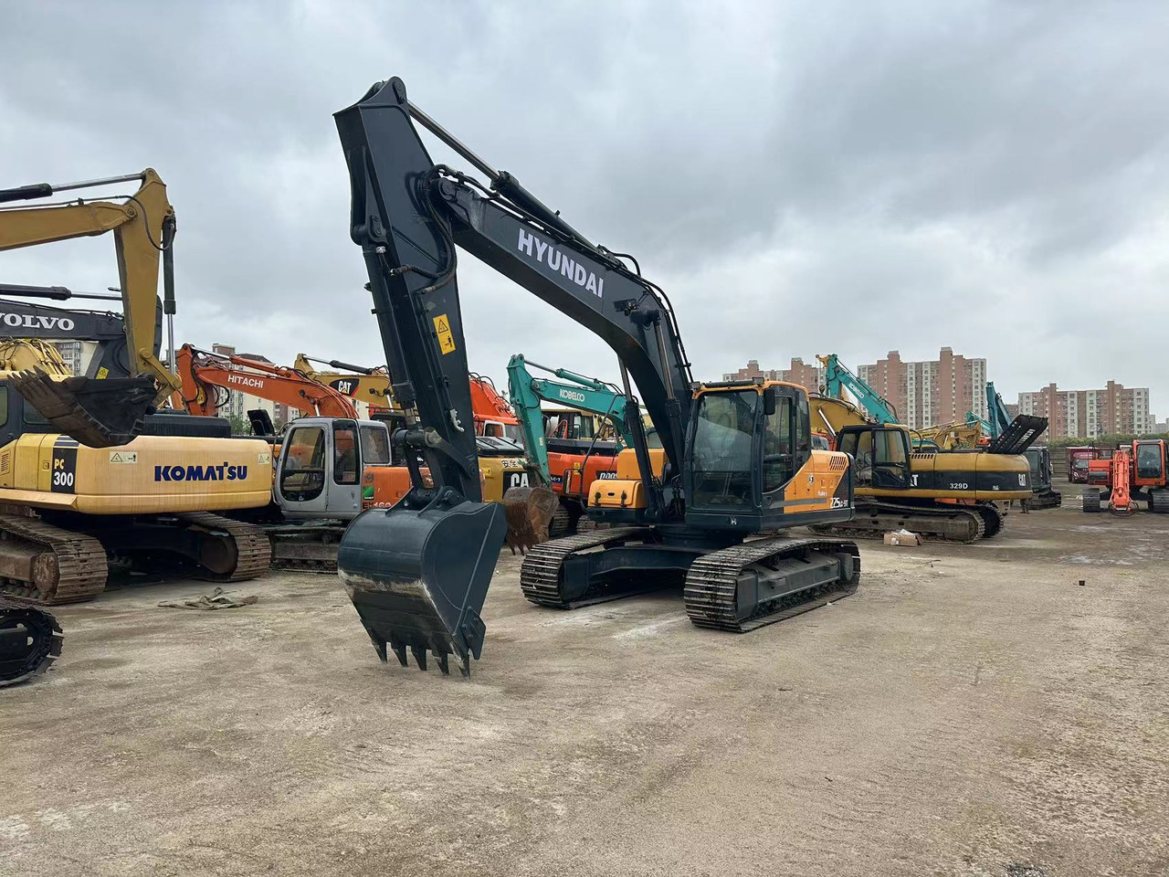 HYUNDAI 225LC-9T - Bæltegravemaskine: billede 2 HYUNDAI 225LC-9T - Bæltegravemaskine: billede 2