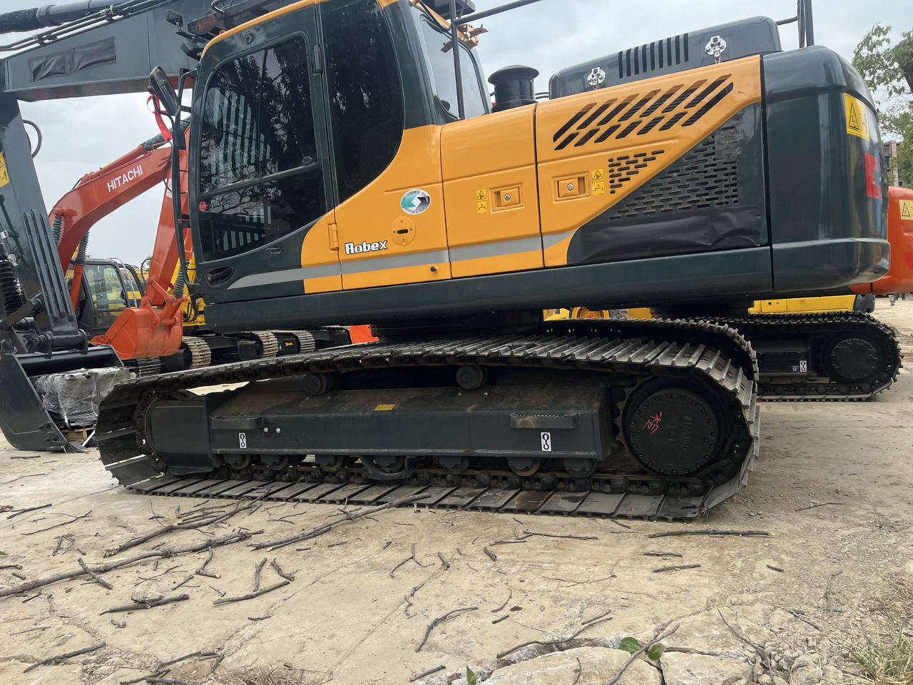 HYUNDAI HX220HD BROADEN TRACK SHOES - Bæltegravemaskine: billede 2 HYUNDAI HX220HD BROADEN TRACK SHOES - Bæltegravemaskine: billede 2