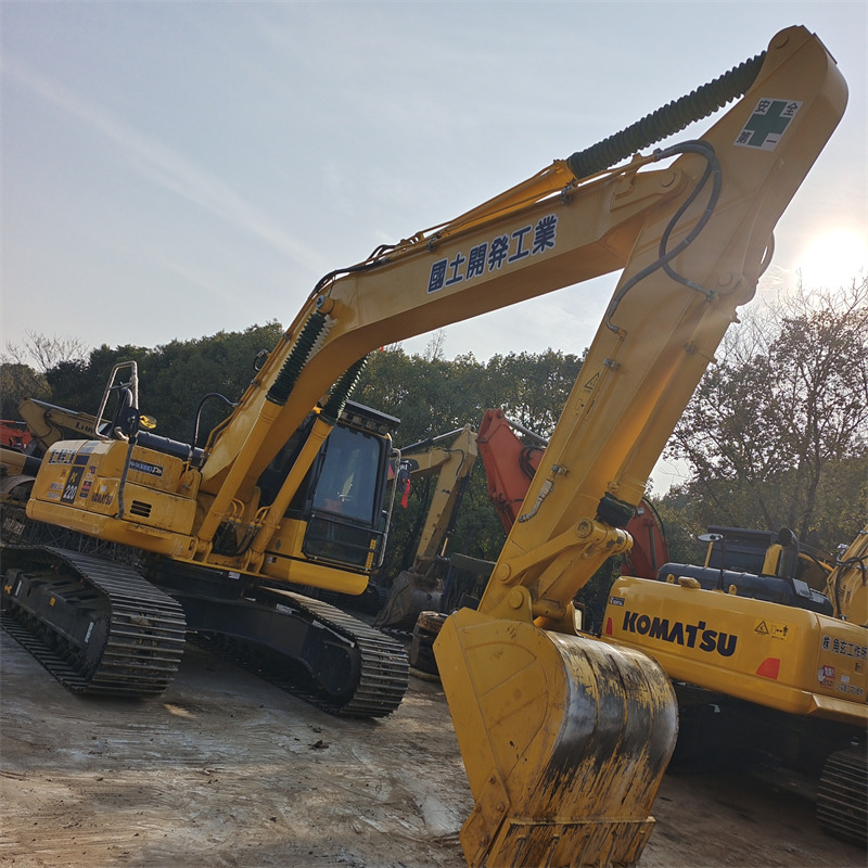 KOMATSU PC220-8N1 - Bæltegravemaskine: billede 4 KOMATSU PC220-8N1 - Bæltegravemaskine: billede 4
