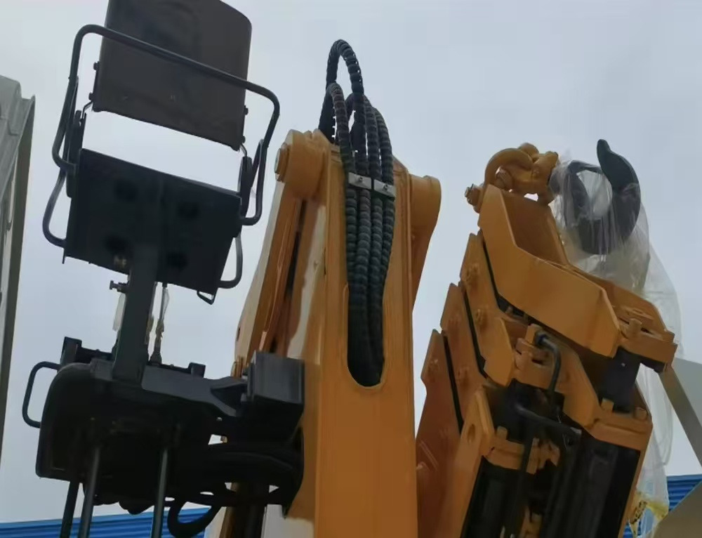 SINOTRUK HOWO 8 TON Knuckle Boom Crane TRUCK MOUNTED CRANE - Lastbil med kran: billede 4 SINOTRUK HOWO 8 TON Knuckle Boom Crane TRUCK MOUNTED CRANE - Lastbil med kran: billede 4