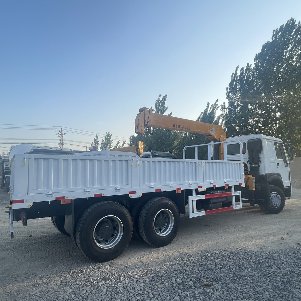SINOTRUK HOWO 8 TON TRUCK-MOUNTED CRANE - Lastbil med kran: billede 1 SINOTRUK HOWO 8 TON TRUCK-MOUNTED CRANE - Lastbil med kran: billede 1