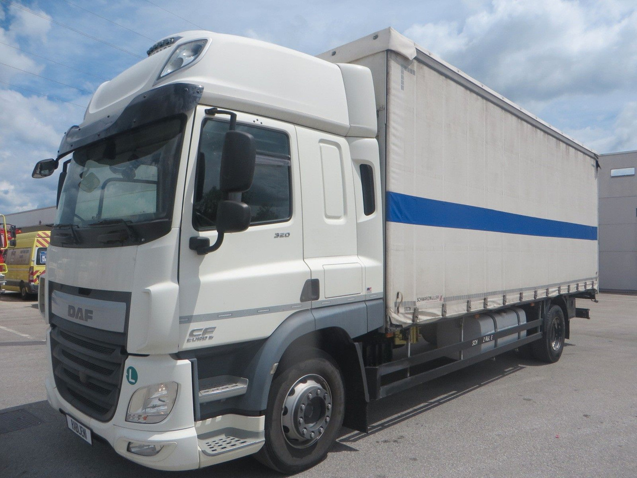 DAF CF320 4x2 18T Curtainside 7.70m - Lastbil med presenning: billede 1 DAF CF320 4x2 18T Curtainside 7.70m - Lastbil med presenning: billede 1