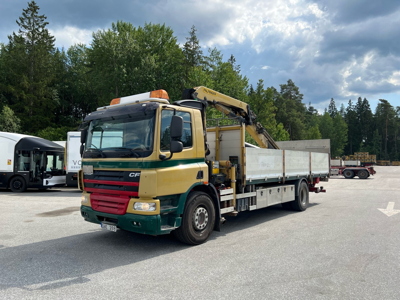 Kranbil DAF CF FA 75310U -2013 | Bakgavellyft | Palfinger | Nybesiktigad - Lastbil med lad, Lastbil med kran: billede 1 Kranbil DAF CF FA 75310U -2013 | Bakgavellyft | Palfinger | Nybesiktigad - Lastbil med lad, Lastbil med kran: billede 1